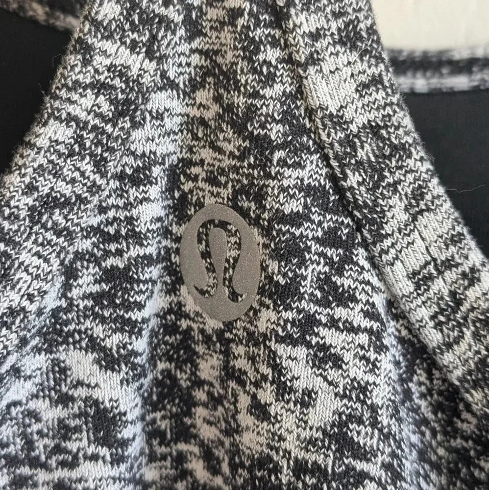lululemon athletica flow freely